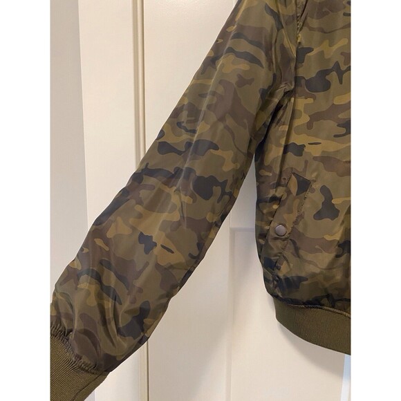 Xhilaration women’s/junior bomber Camo jacket Size Medium - Picture 4 of 6